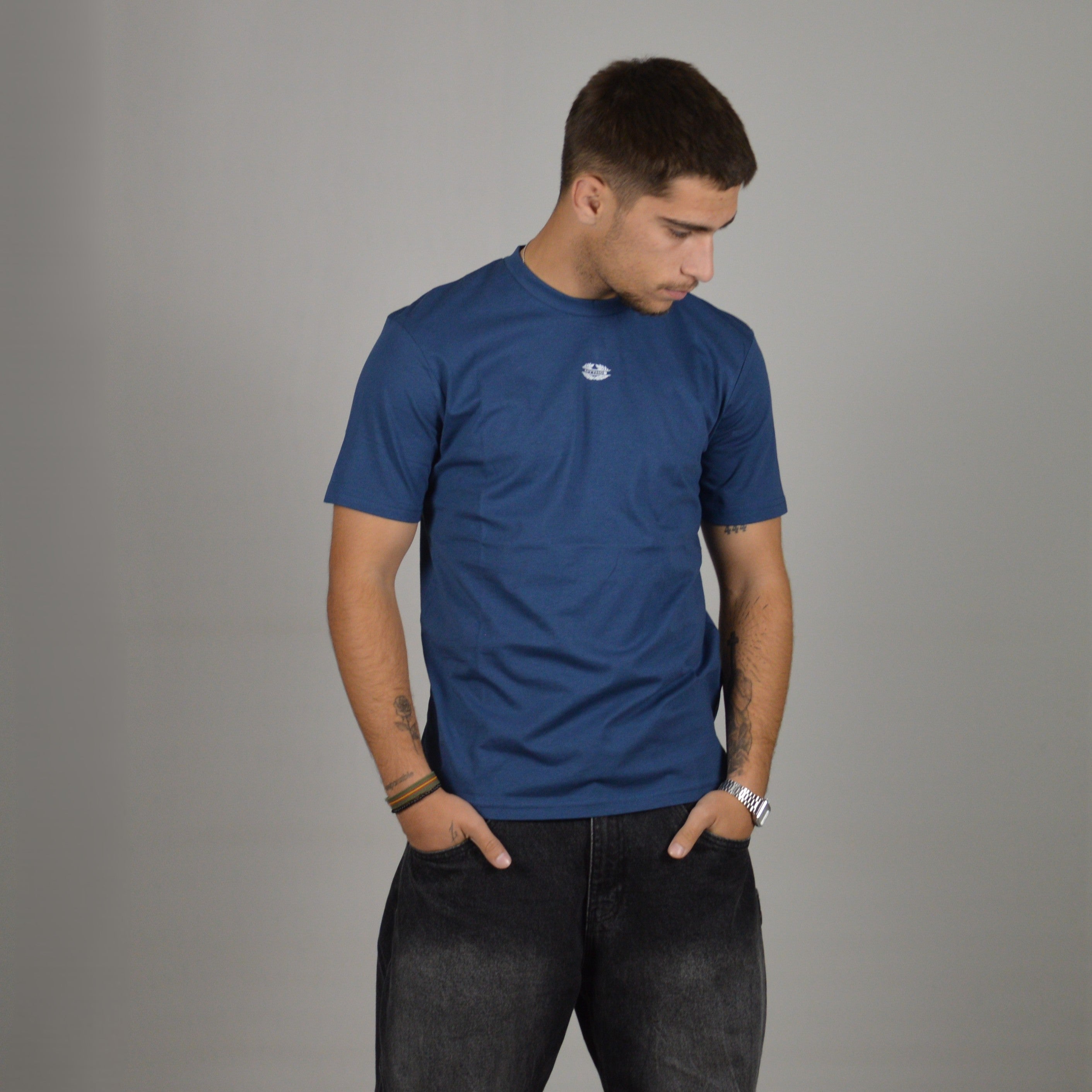 BASIC BLUE T-SHIRT - FRONT