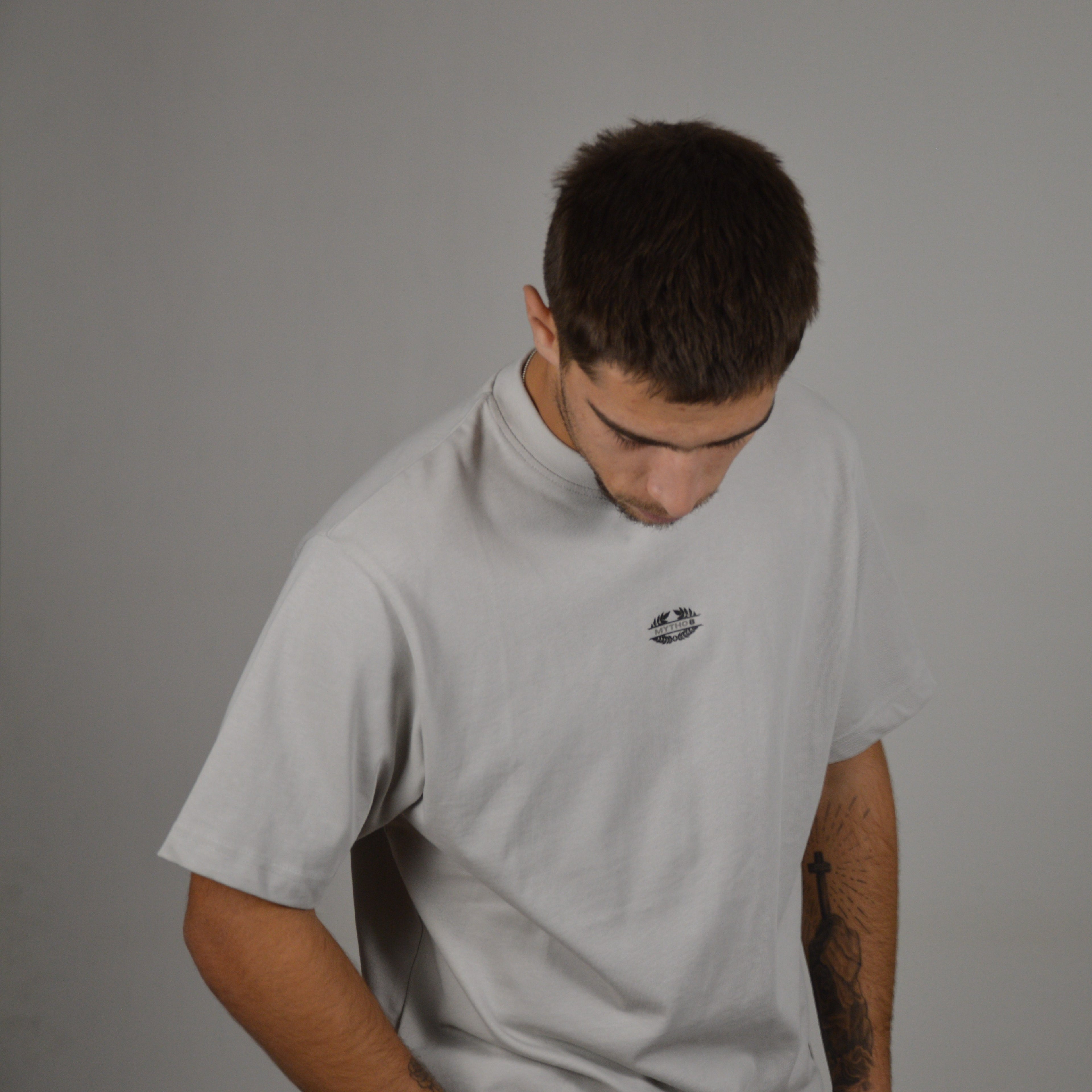 MYTHO8 CROPPED TEE GREY