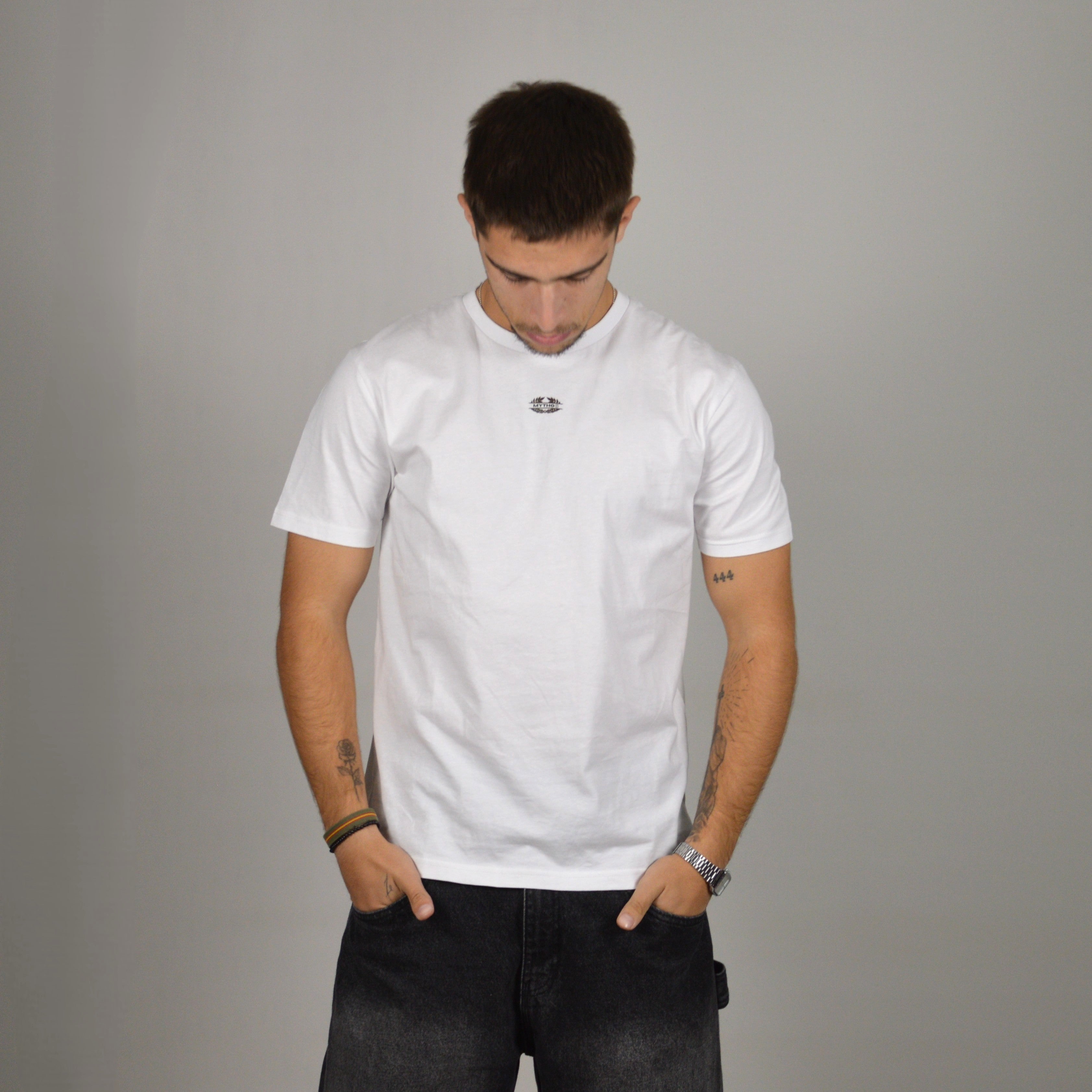 BASIC WHITE T-SHIRT - FRONT