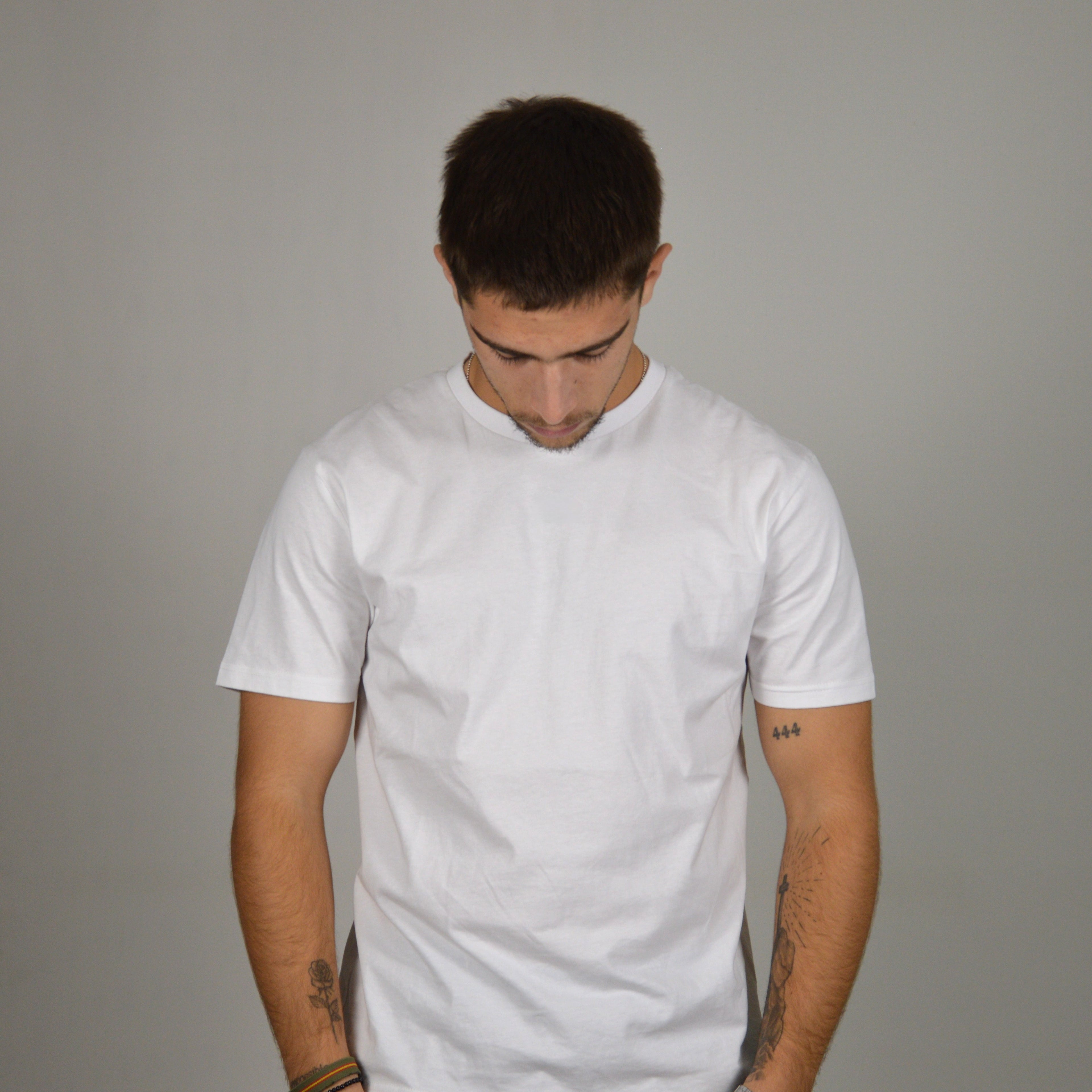 BASIC WHITE T-SHIRT - BACK