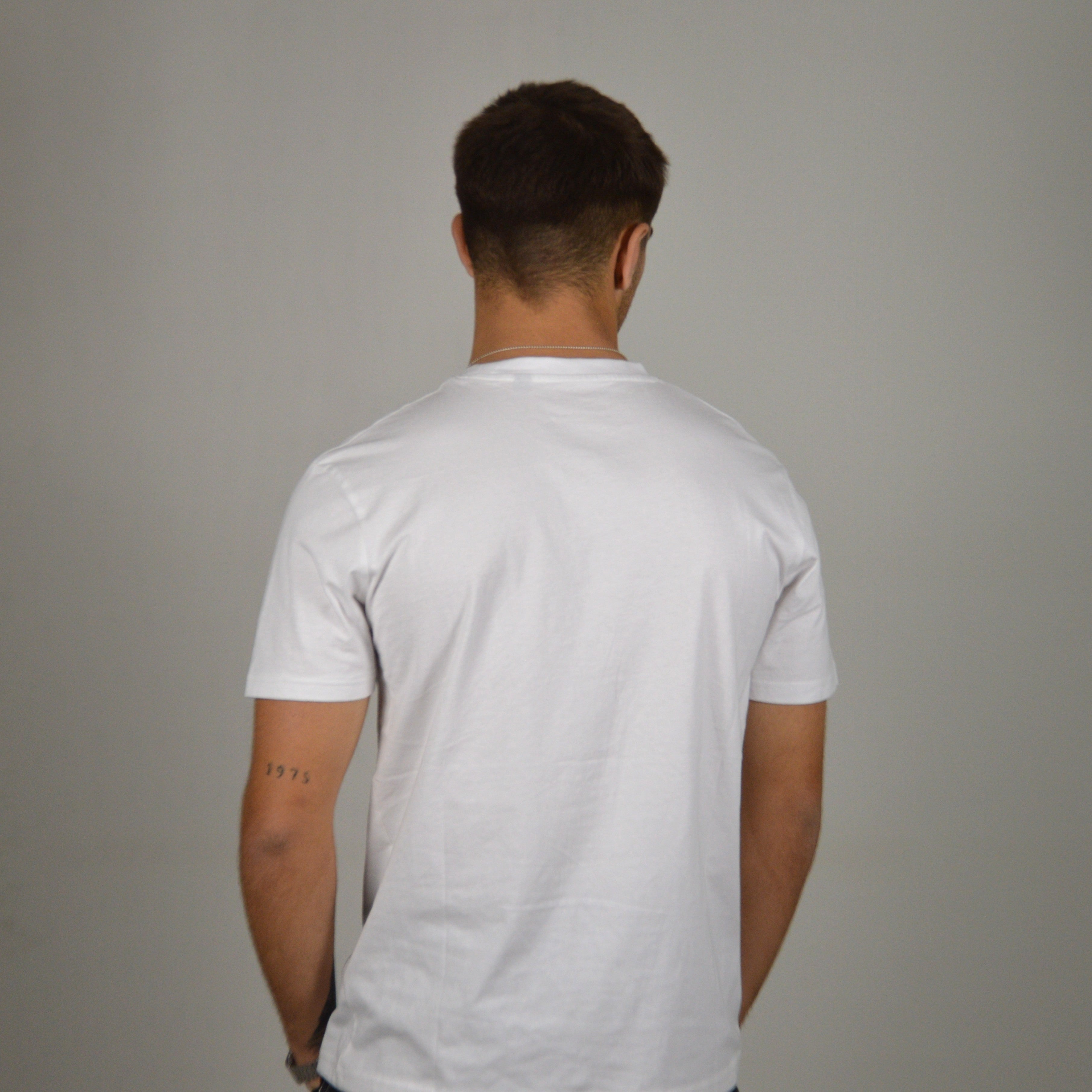 BASIC WHITE T-SHIRT - FRONT