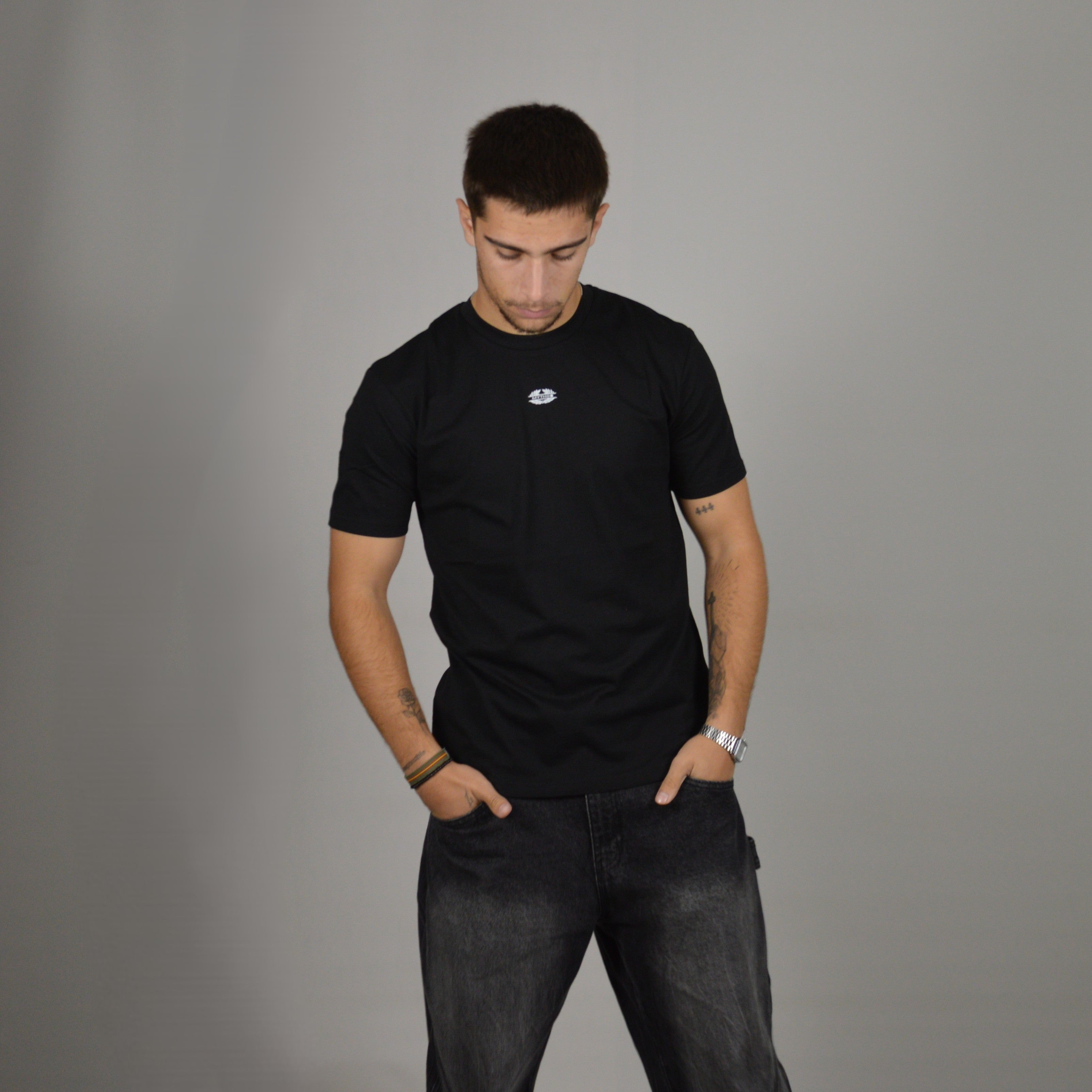 BASIC BLACK T-SHIRT - FRONT